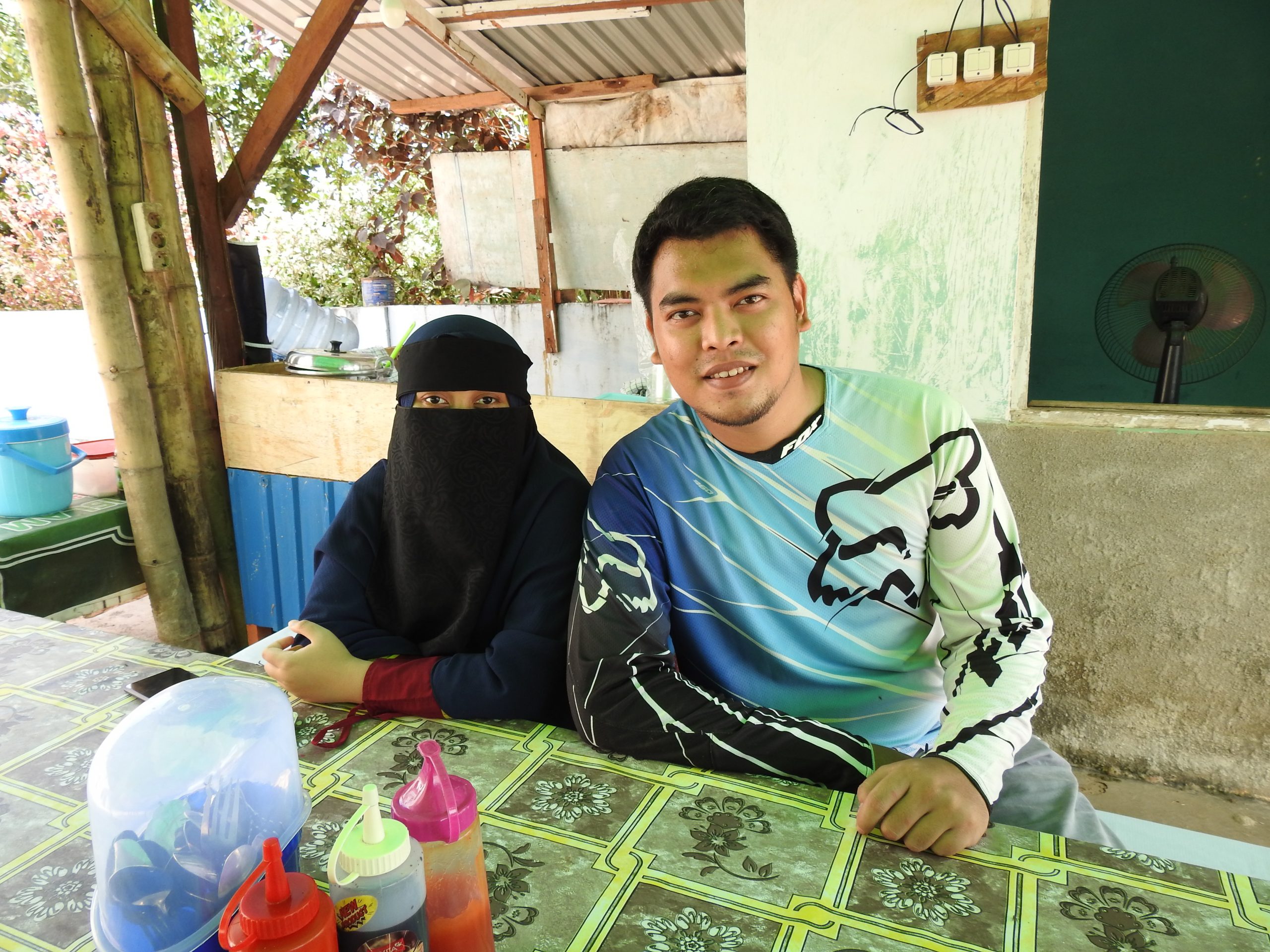 Warung Umah Baba Sangatta, Bisa Makan Mi Ayam dan Minuman ” Gratis”. Syaratnya Bisa Baca Al-Qur’an Surat Al Kahfi