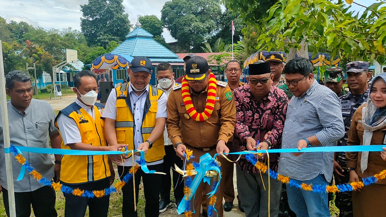 Anggota DPRD Kutim Agusriansyah Ridwan Hadiri Peresmian SMPN1 Sangkulirang