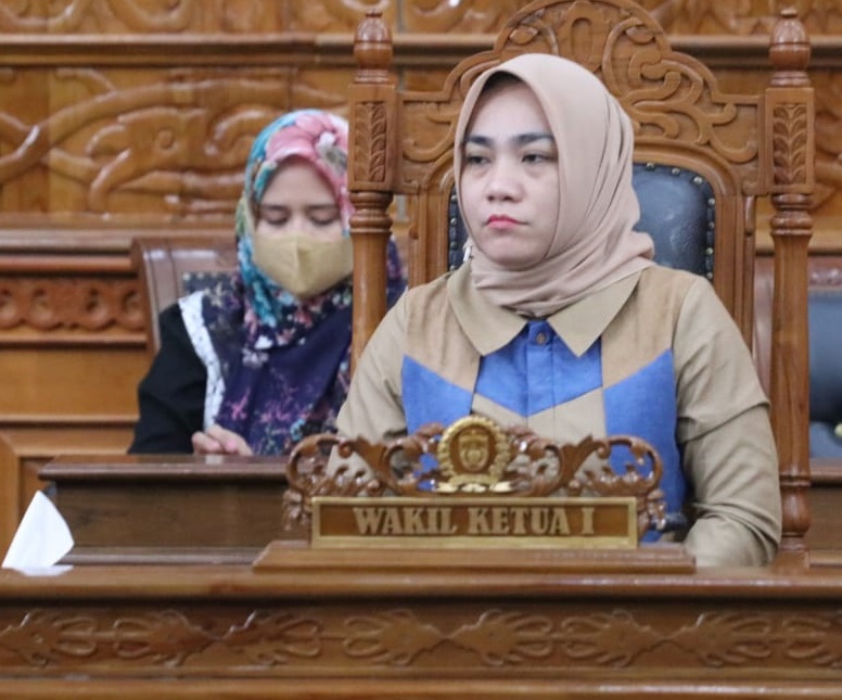 Wakil Ketua 1 DPRD Kutim Asty Mazar Menyampaikan Ucapan Selamat Datang Jemaah Haji Kutai Timur