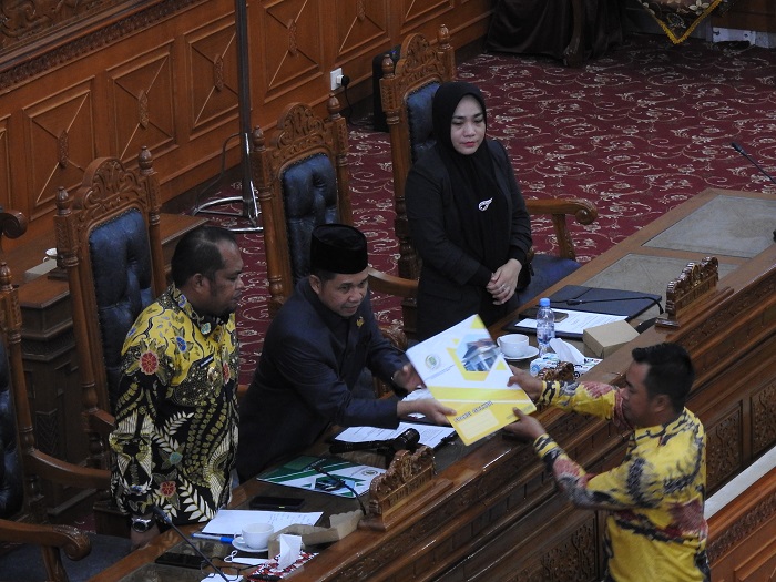 Fraksi Golkar Berikan 5 Catatan Ke Pemkab Kutim ( 4 ) bersambung