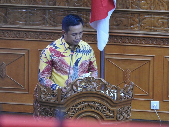 Fraksi Golkar Berikan Apresiasi Capaian Penerimaan Retribusi Melebihi Target  ( 3) Bersambung