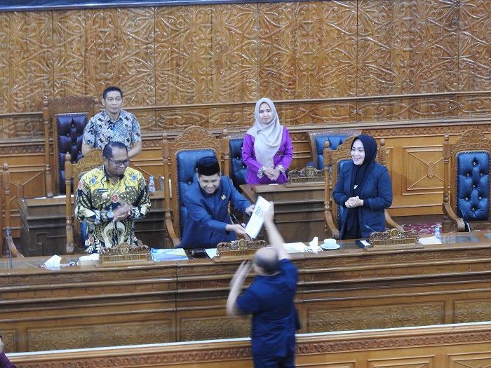 Fraksi KIR : APBD Perubahan Akan Biayani Proyek Infrastruktur dan Gaji Pegawai ( 3) Habis