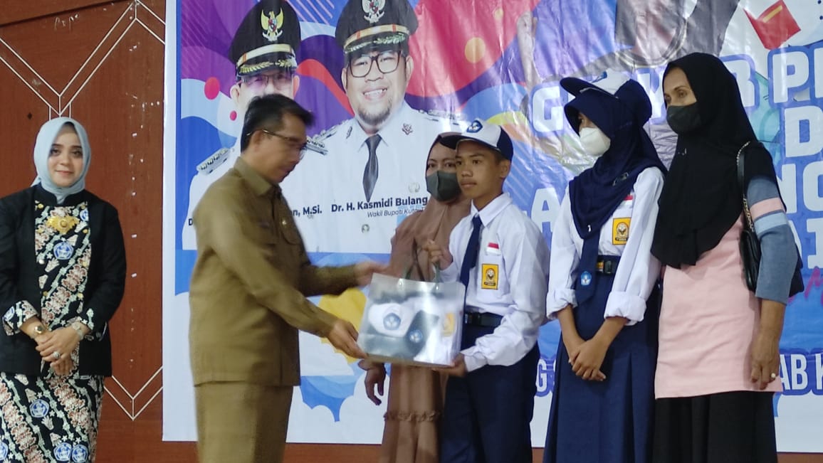 Bupati Ardiansyah Launching Gebyar Beasiswa Program Unggulan Kutai Timur**