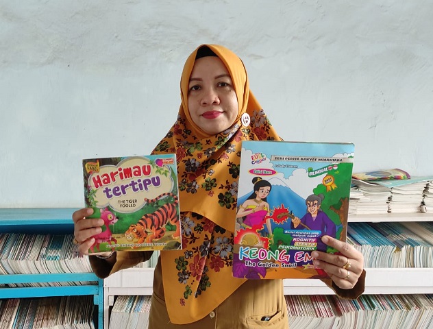 Cerdas, Kepsek TK Pembina Sangatta Utara Jadikan Gazebo Perpustakaan Indoor