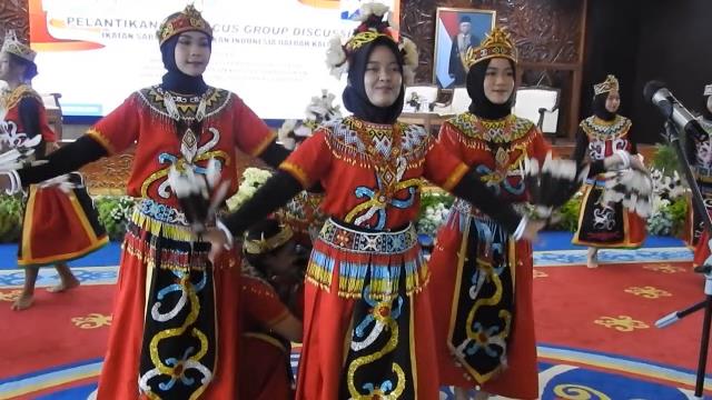 Tarian Kreasi Selamat Datang SMAN 16 Samarinda Tampil Memukau