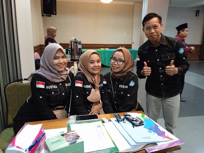FOTO Panitia Lokakarya Panen Karya CGP Diknas Kutim