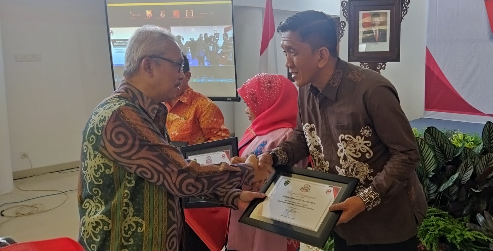 Perajin Kutim Meraih Juara Tiga Kategori di Ajang Dekranasda Kaltim Award 2022