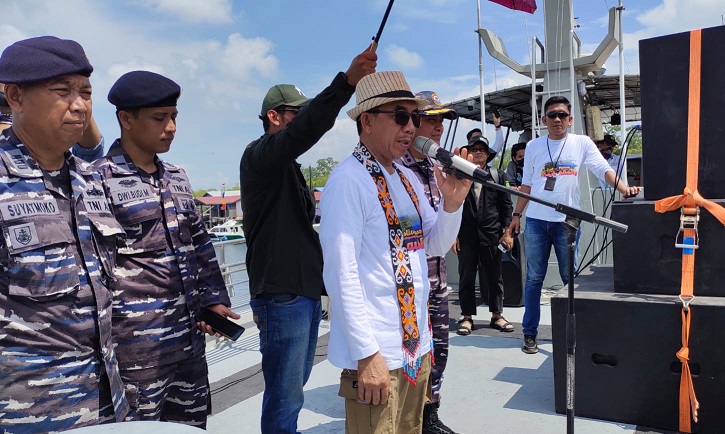 Bupati Kutim Membuka Festival Pesona Kampung Bahari Nusantara Pulau Miang