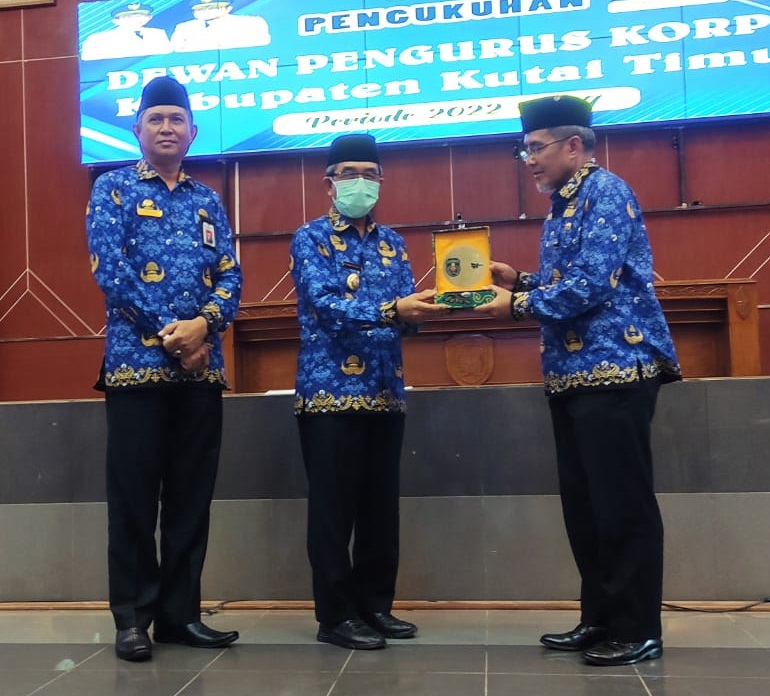 Bupati Hadiri Pengukuhan Dewan Pengurus KORPRI Kutai Timur Periode 2022-2027.